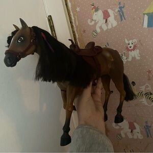 2010 Liv doll brown articulated horse doll
